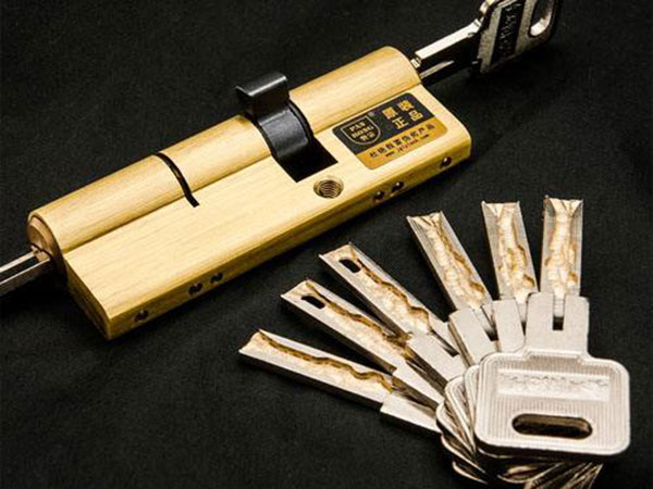 大余24小时上门开锁公司