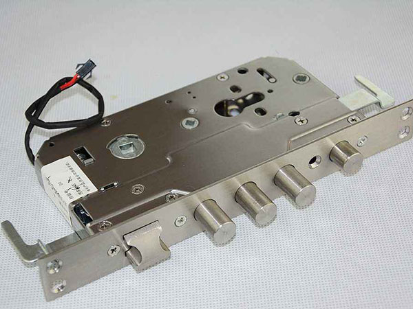 大余24小时上门开锁公司